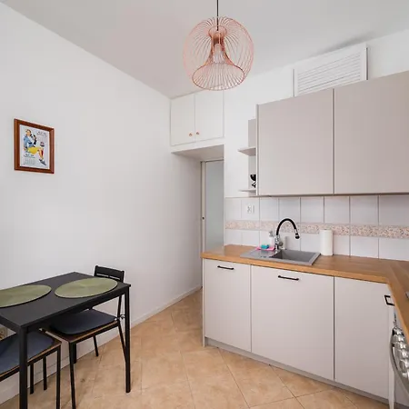 Metro Mlynow Comfort By Bookinghost 바르샤바