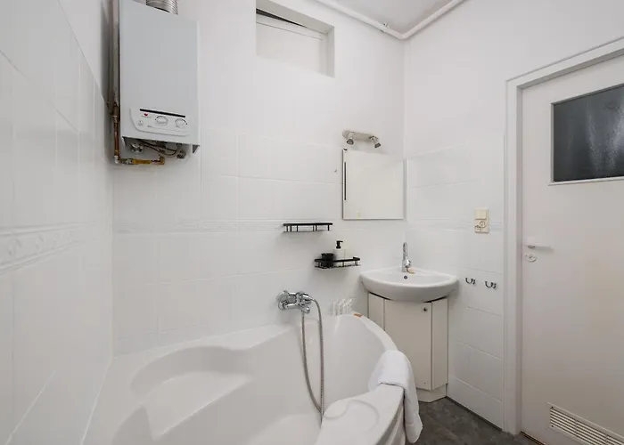 Metro Mlynow Comfort By Bookinghost Apartman *