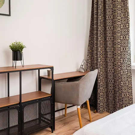 Metro Mlynow Comfort By Bookinghost ワルシャワ